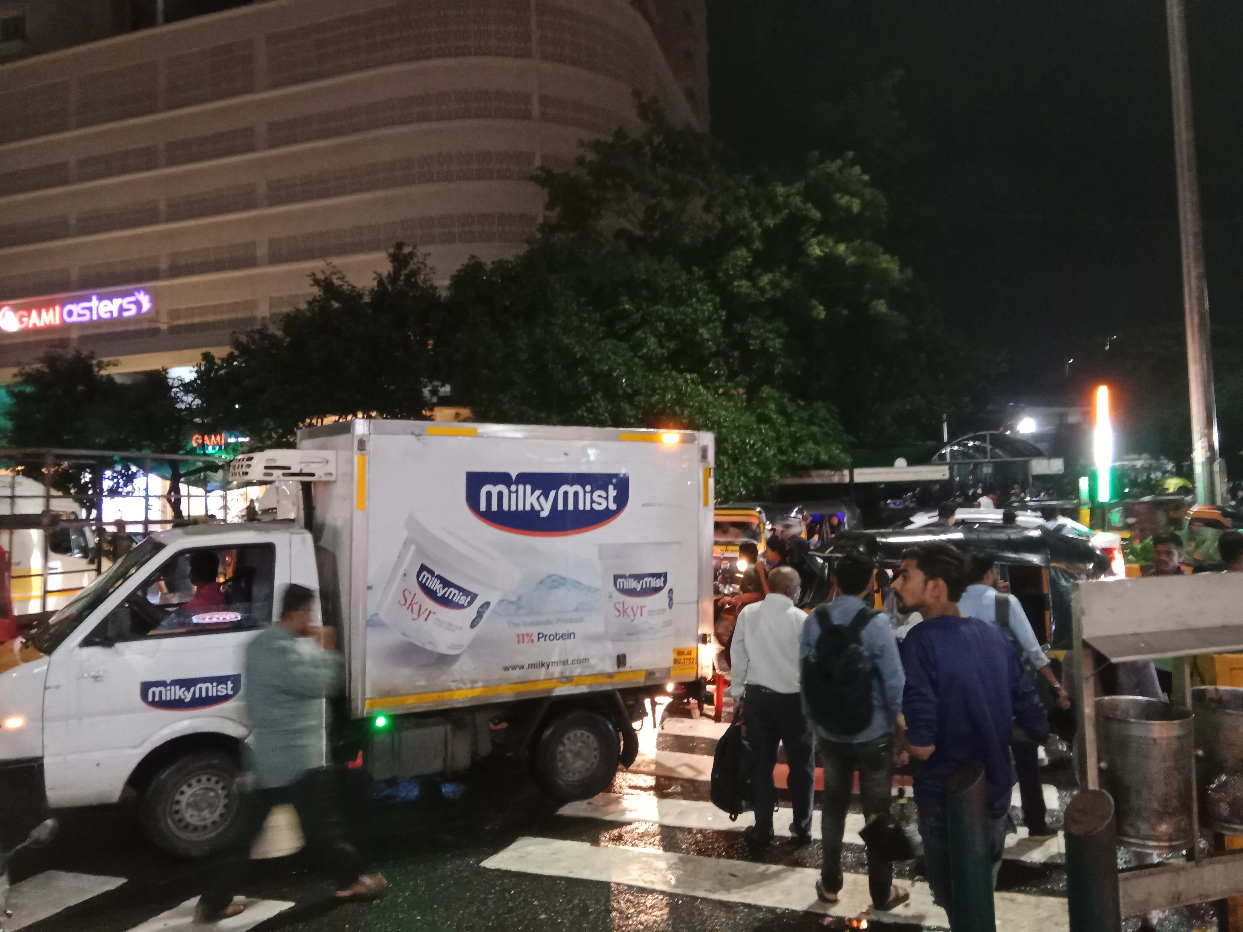 Aajchi Navi Mumbai | सिग्नल नसल्याने वाहतुक कोंडी