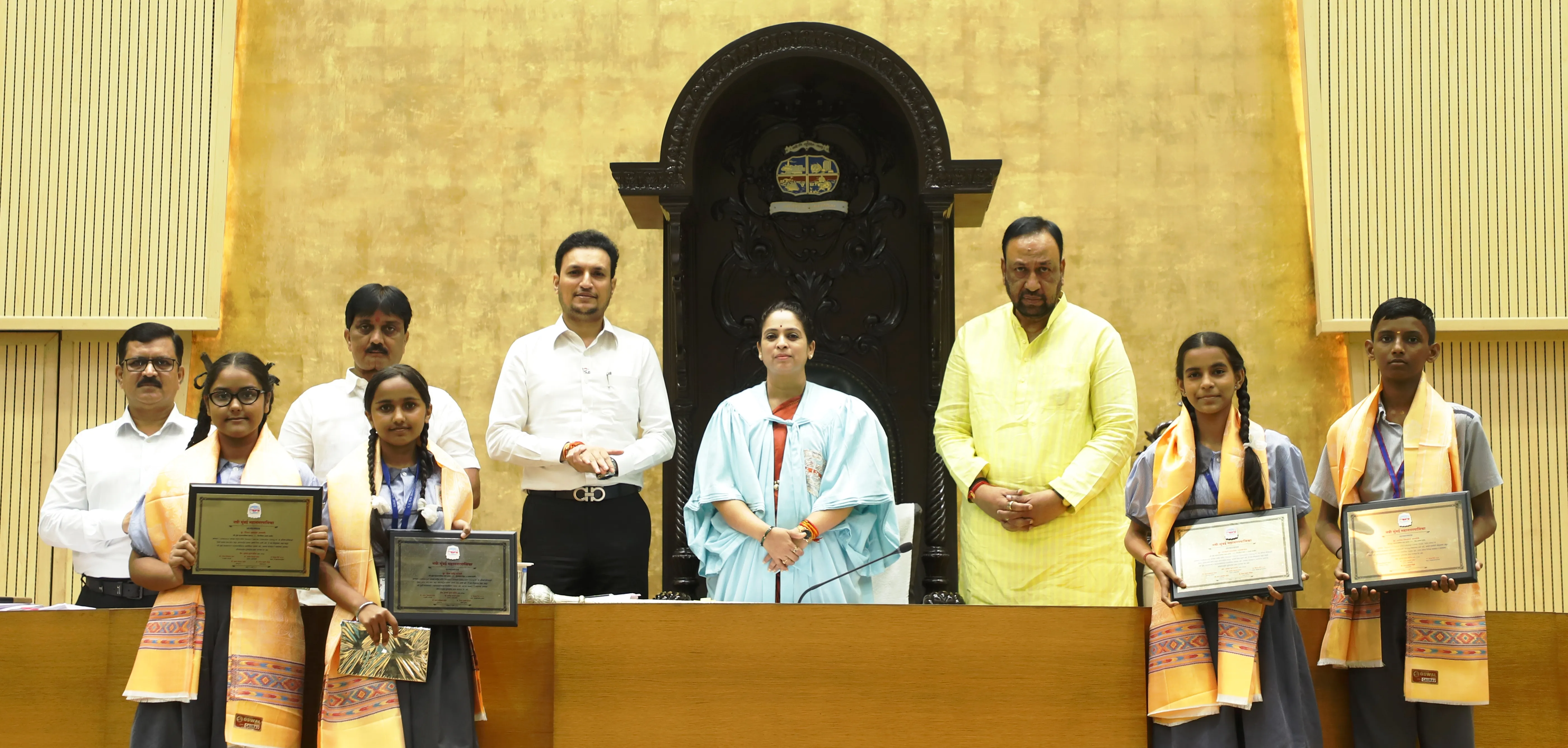 Aajchi Navi Mumbai | 4 गुणवंत विद्यार्थ्यांचा सर्वसाधारण सभेत सत्कार