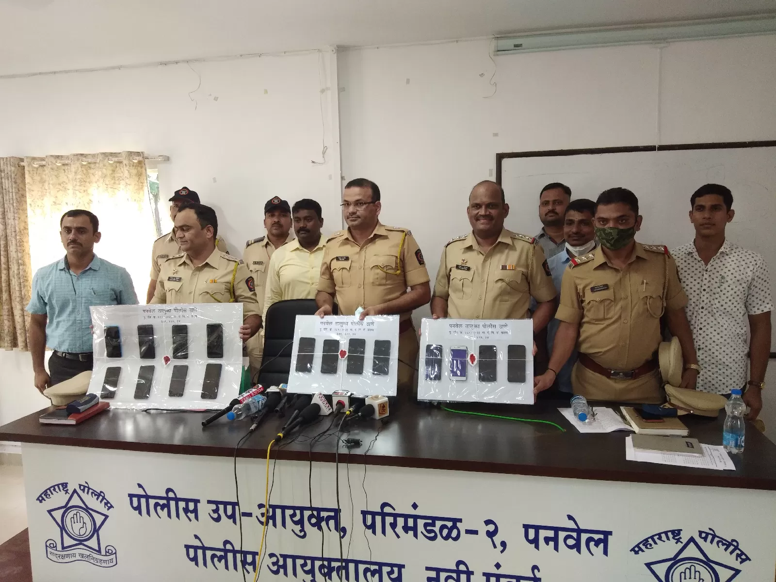 Aajchi Navi Mumbai | पर्यटकांचे मोबाईल चोरणारी दुकली गजाआड