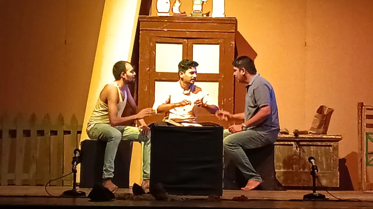 Aajchi Navi Mumbai | नाट्य कलाकाराची व्यथा मांडणारा ‘एंड ऑफ द बिगिनींग'