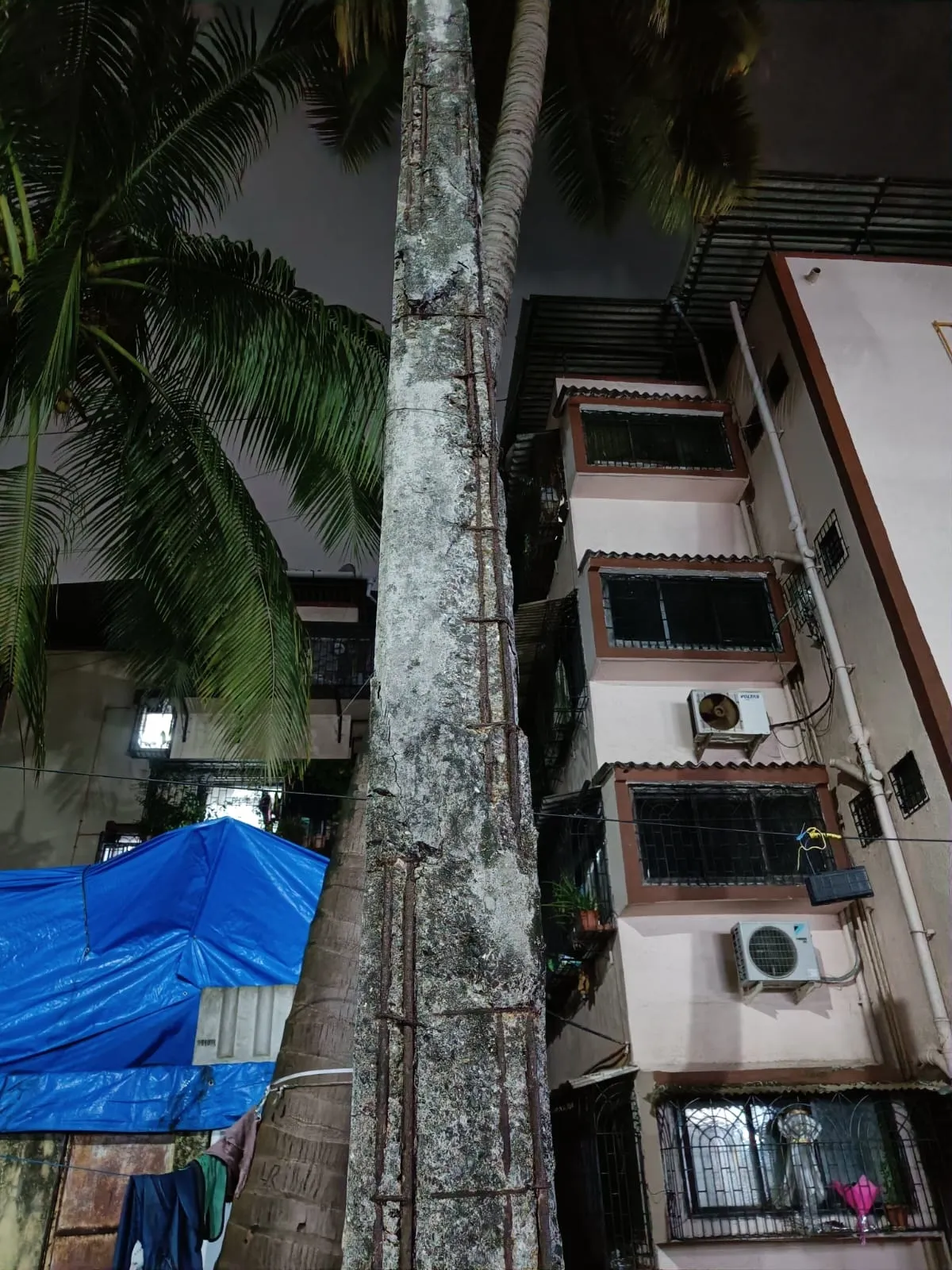 Aajchi Navi Mumbai | डागडुजी अभावी ‘गॅस वेंट पाईप' ची दुरावस्था